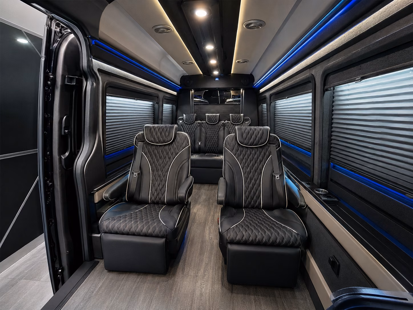 kalamazoocharterbuscompany com puts wmu groups conference attendees and visitors all on the same easy ride