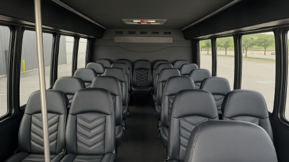 grand rapids 28 passenger minibus